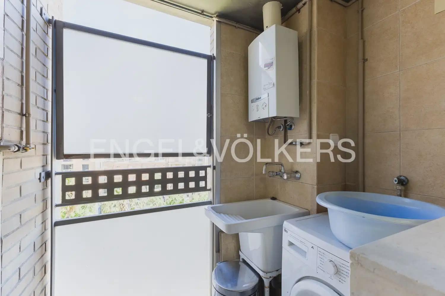 3 Zimmer Wohnung zu vermieten in Valencia Stadt mit Garage - 2.550 € (Ref: 9897874)