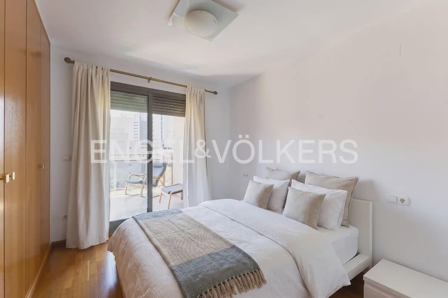 3 Zimmer Wohnung zu vermieten in Valencia Stadt mit Garage - 2.550 € (Ref: 9897874)