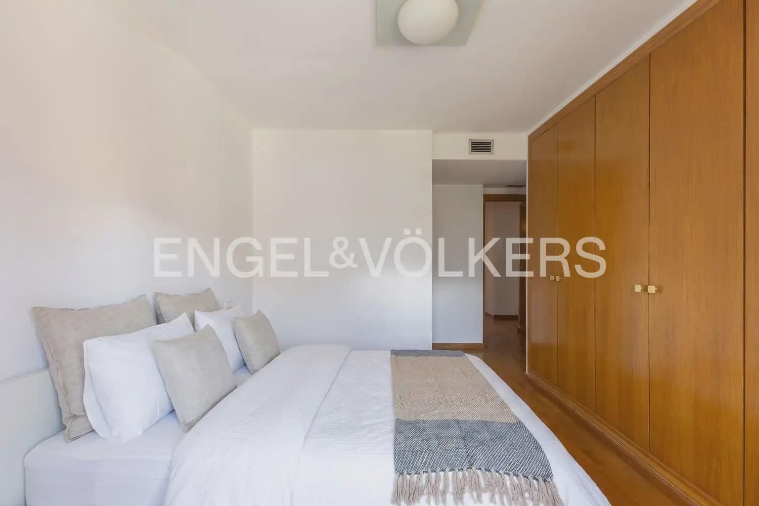3 Zimmer Wohnung zu vermieten in Valencia Stadt mit Garage - 2.550 € (Ref: 9897874)
