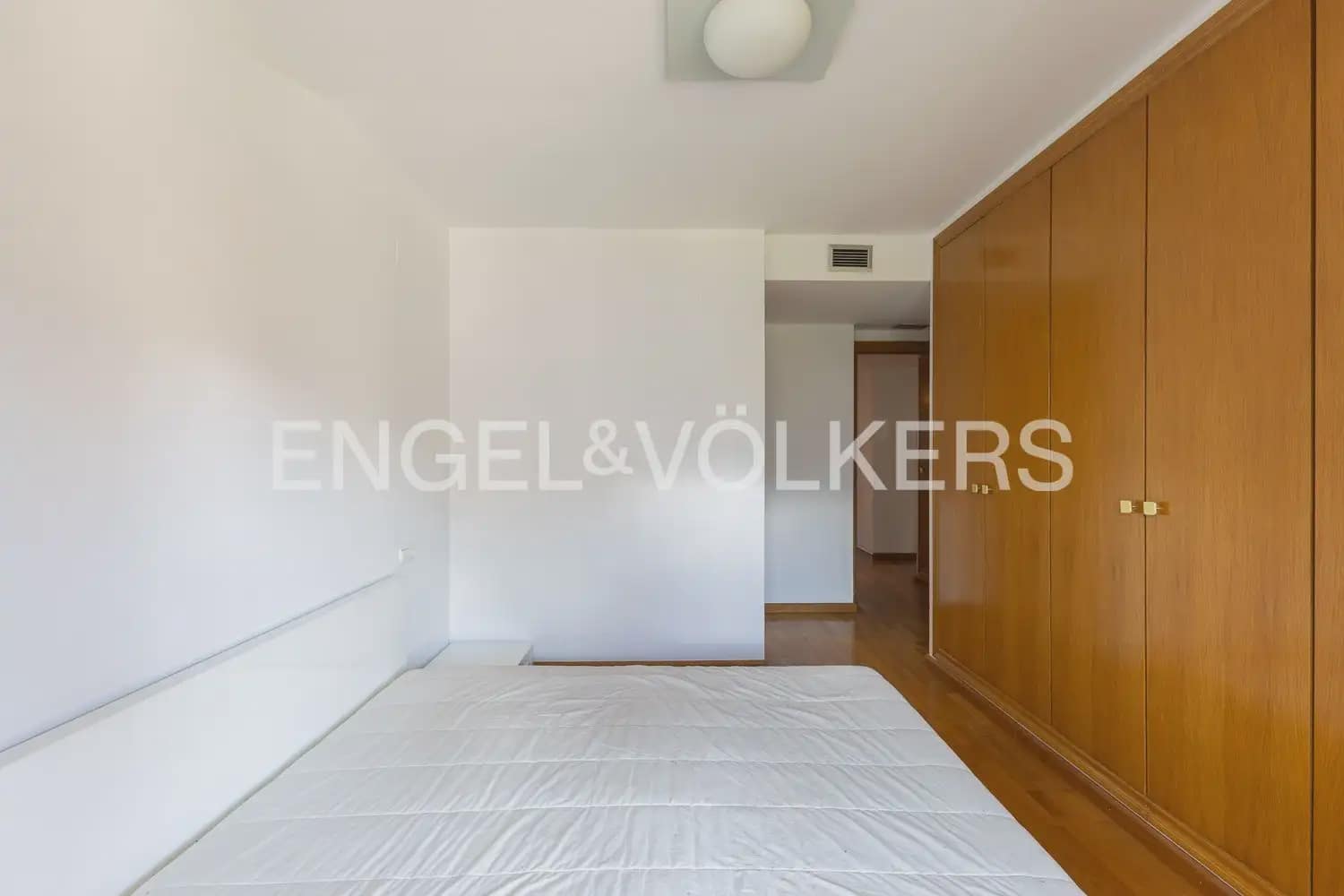 3 Zimmer Wohnung zu vermieten in Valencia Stadt mit Garage - 2.550 € (Ref: 9897874)