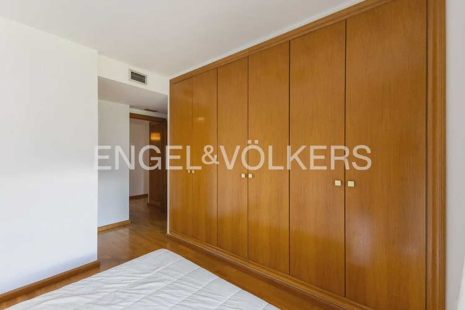 3 Zimmer Wohnung zu vermieten in Valencia Stadt mit Garage - 2.550 € (Ref: 9897874)