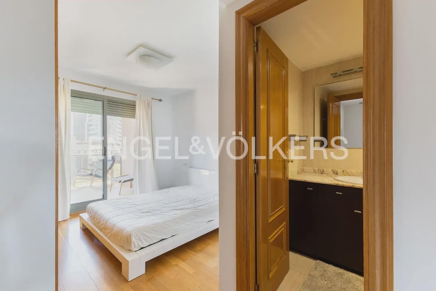 3 Zimmer Wohnung zu vermieten in Valencia Stadt mit Garage - 2.550 € (Ref: 9897874)