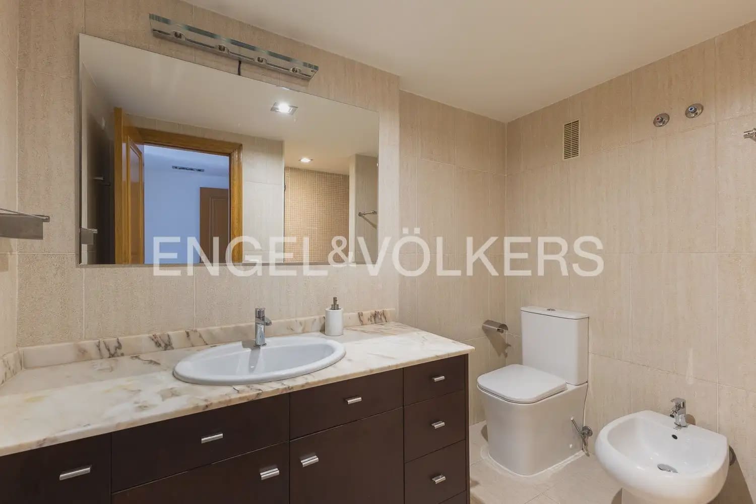 3 Zimmer Wohnung zu vermieten in Valencia Stadt mit Garage - 2.550 € (Ref: 9897874)