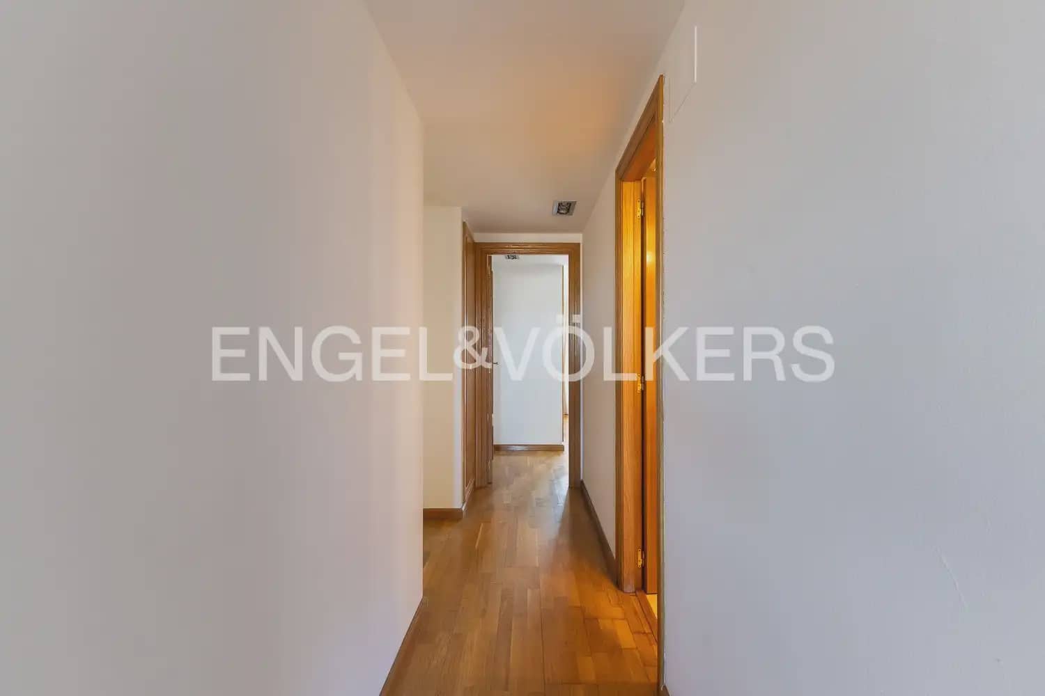 3 Zimmer Wohnung zu vermieten in Valencia Stadt mit Garage - 2.550 € (Ref: 9897874)