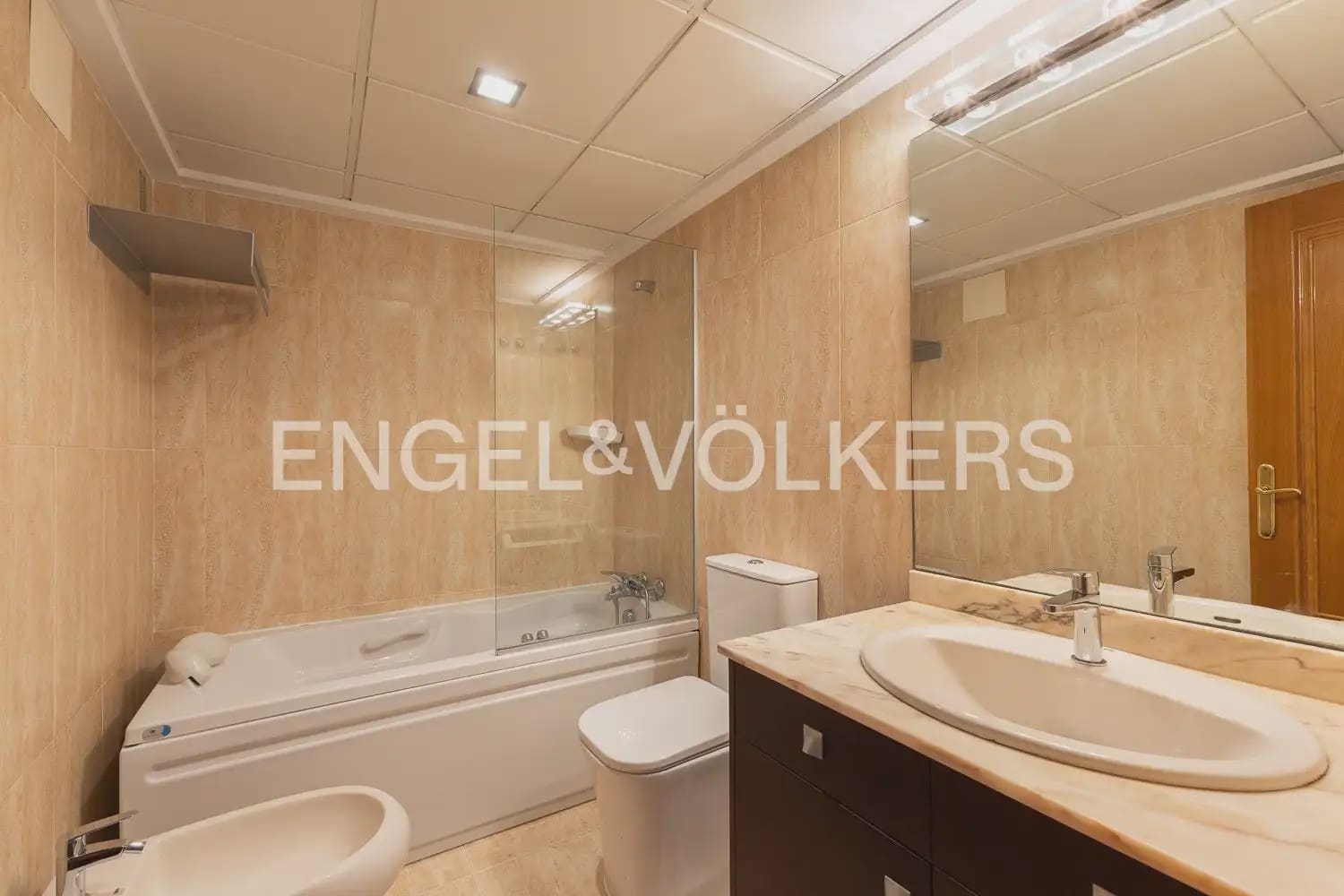 3 Zimmer Wohnung zu vermieten in Valencia Stadt mit Garage - 2.550 € (Ref: 9897874)