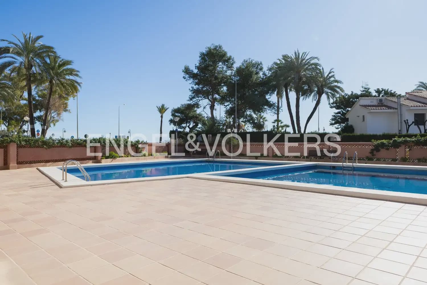 3 sypialnia Mieszkanie na sprzedaż w Benicassim z basenem garażem - 450 000 € (Ref: 9897877)