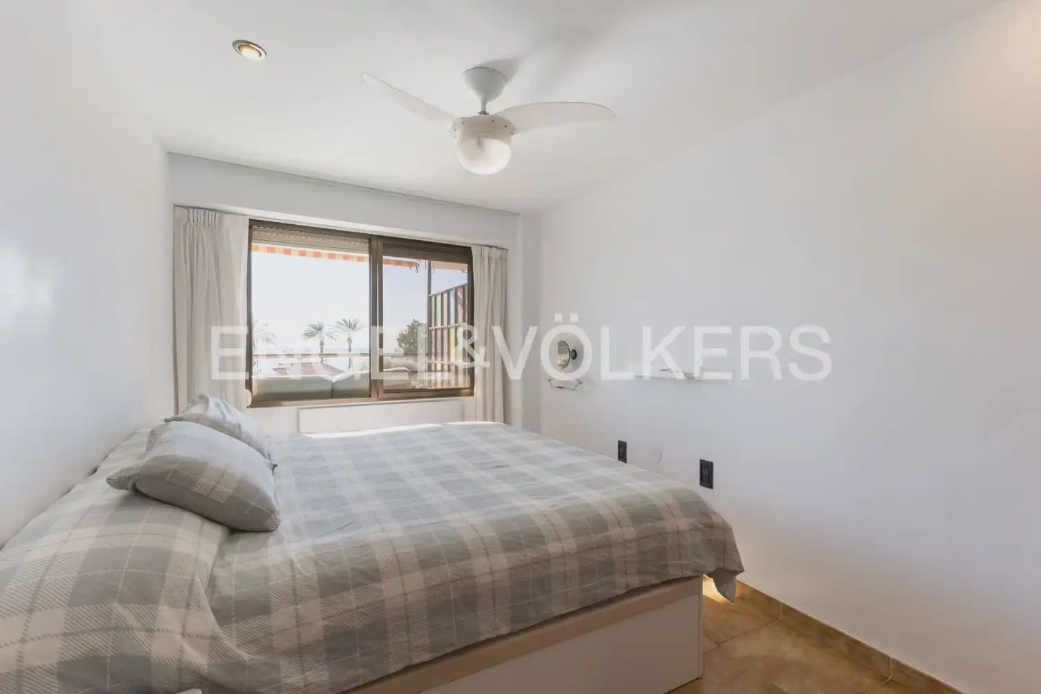 3 sypialnia Mieszkanie na sprzedaż w Benicassim z basenem garażem - 450 000 € (Ref: 9897877)