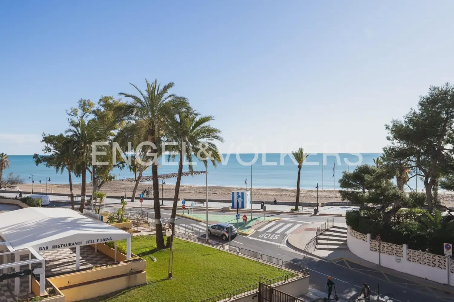 3 sypialnia Mieszkanie na sprzedaż w Benicassim z basenem garażem - 450 000 € (Ref: 9897877)