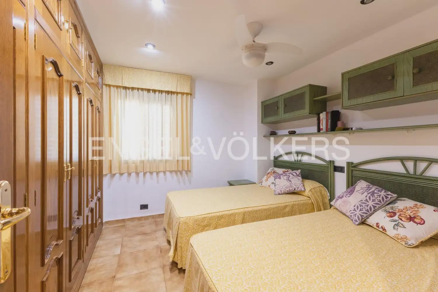 3 sypialnia Mieszkanie na sprzedaż w Benicassim z basenem garażem - 450 000 € (Ref: 9897877)