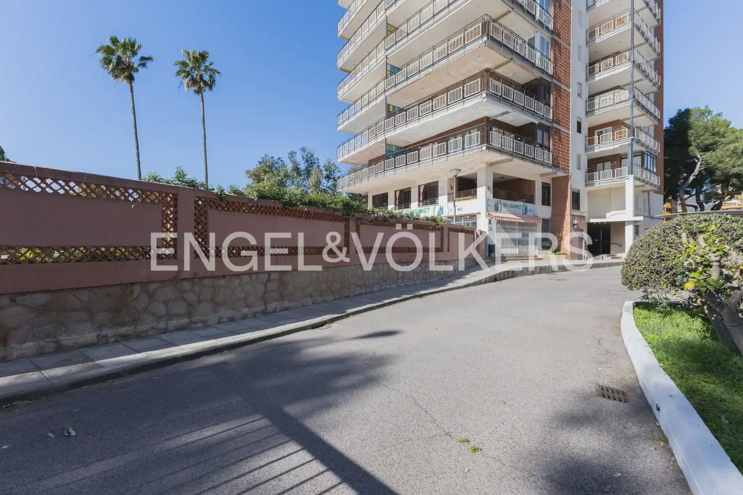 3 sypialnia Mieszkanie na sprzedaż w Benicassim z basenem garażem - 450 000 € (Ref: 9897877)