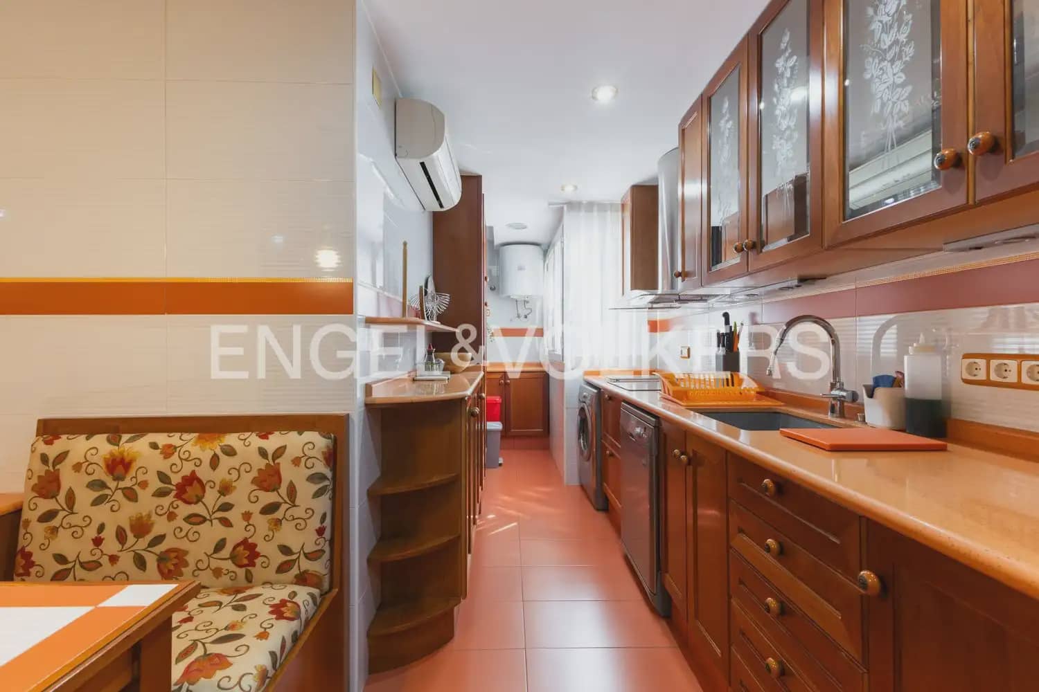 2 soverom Leilighet til leie i Valencia by - € 1 500 (Ref: 9897878)