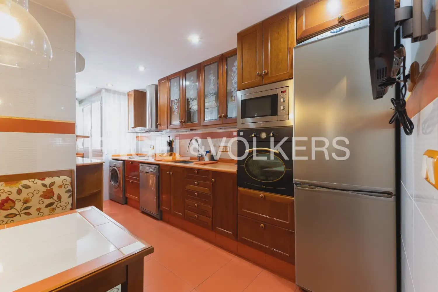 2 soverom Leilighet til leie i Valencia by - € 1 500 (Ref: 9897878)