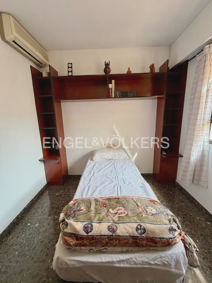 4 makuuhuone Asunto vuokrattavana paikassa Valencia kaupunki mukana 
autotalli - 1 900 € (Ref: 9897880)