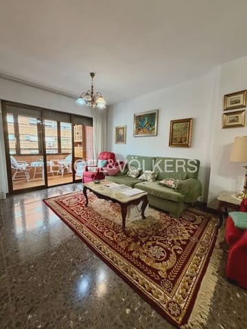 4 makuuhuone Asunto vuokrattavana paikassa Mestalla, Valencia kaupunki mukana 
autotalli - 1 900 € (Ref: 9897880)