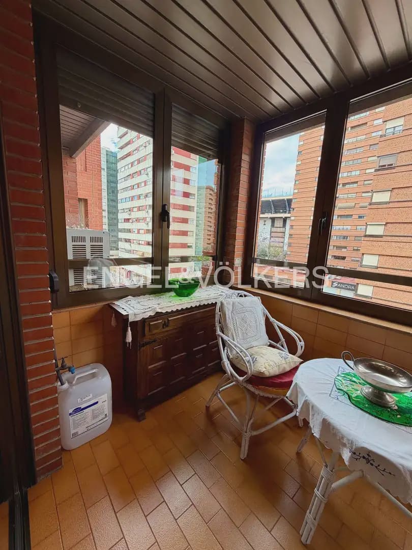 4 makuuhuone Asunto vuokrattavana paikassa Valencia kaupunki mukana 
autotalli - 1 900 € (Ref: 9897880)