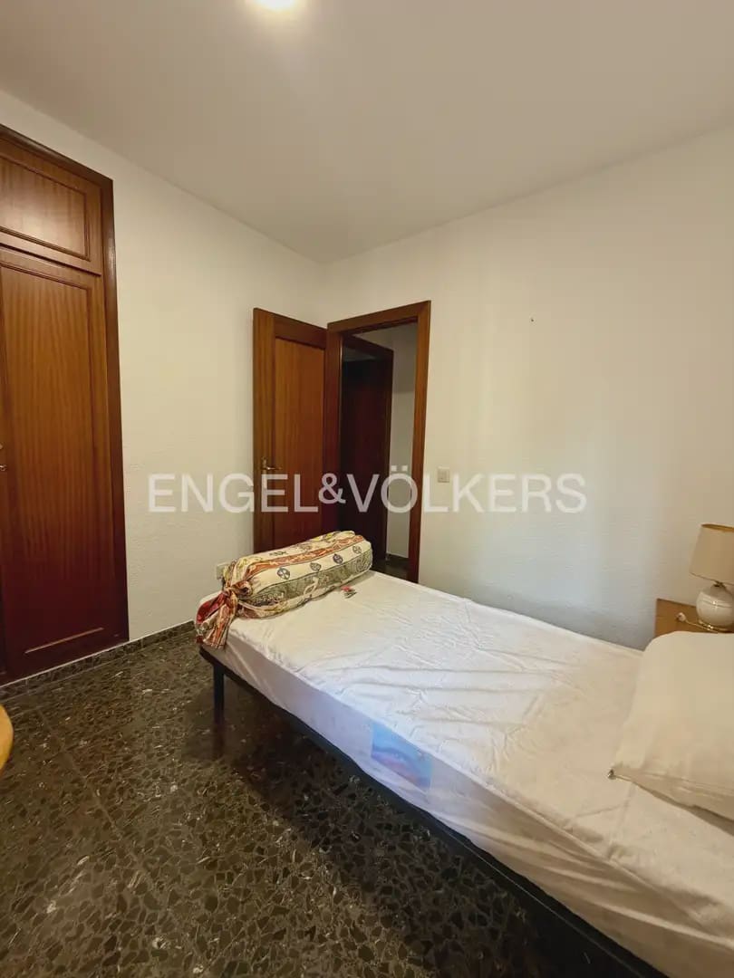 4 makuuhuone Asunto vuokrattavana paikassa Valencia kaupunki mukana 
autotalli - 1 900 € (Ref: 9897880)