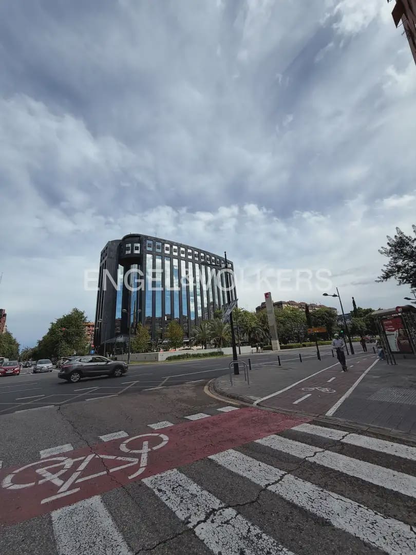 4 makuuhuone Asunto vuokrattavana paikassa Valencia kaupunki mukana 
autotalli - 1 900 € (Ref: 9897880)