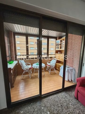4 makuuhuone Asunto vuokrattavana paikassa Mestalla, Valencia kaupunki mukana 
autotalli - 1 900 € (Ref: 9897880)