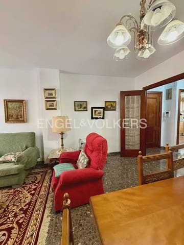 4 makuuhuone Asunto vuokrattavana paikassa Mestalla, Valencia kaupunki mukana 
autotalli - 1 900 € (Ref: 9897880)