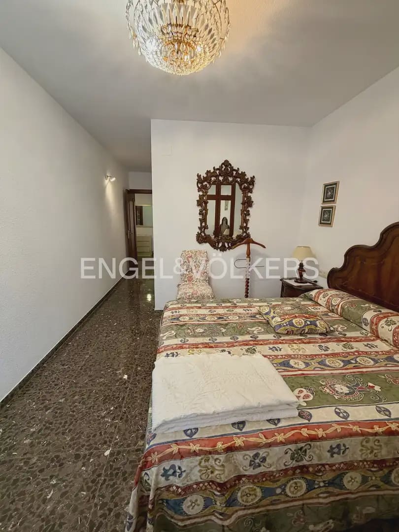 4 makuuhuone Asunto vuokrattavana paikassa Valencia kaupunki mukana 
autotalli - 1 900 € (Ref: 9897880)