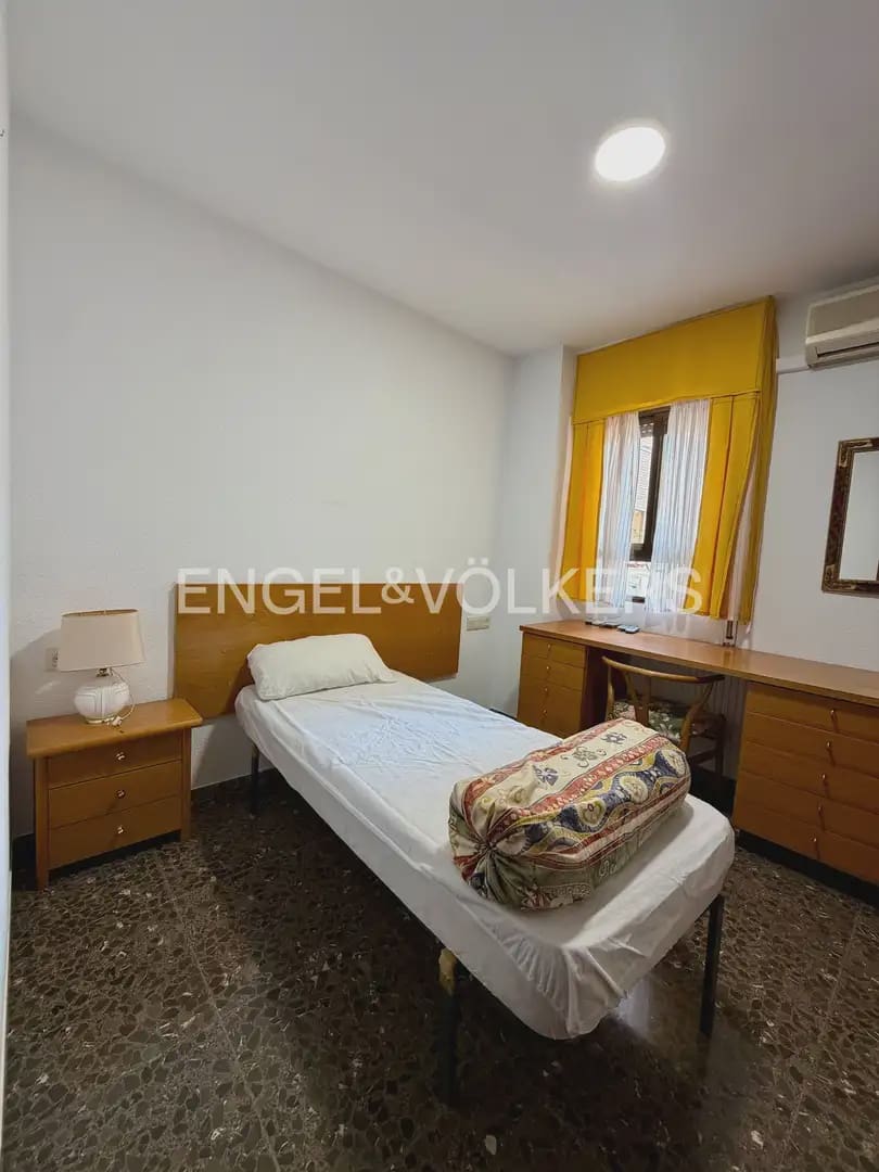 4 makuuhuone Asunto vuokrattavana paikassa Valencia kaupunki mukana 
autotalli - 1 900 € (Ref: 9897880)