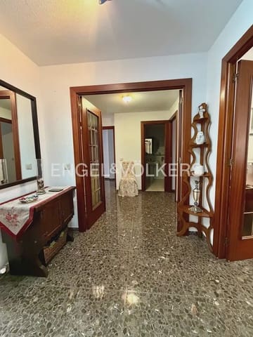 4 makuuhuone Asunto vuokrattavana paikassa Mestalla, Valencia kaupunki mukana 
autotalli - 1 900 € (Ref: 9897880)