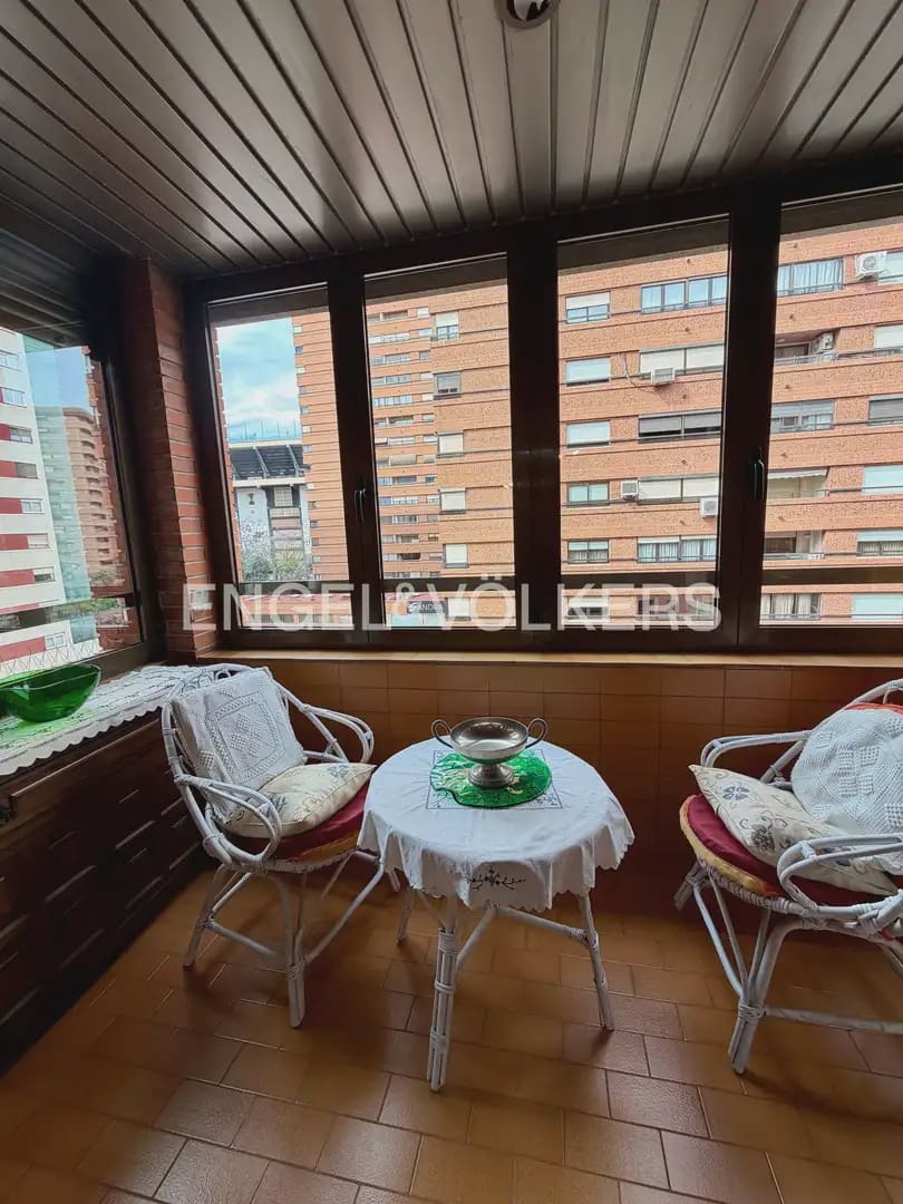 4 makuuhuone Asunto vuokrattavana paikassa Valencia kaupunki mukana 
autotalli - 1 900 € (Ref: 9897880)