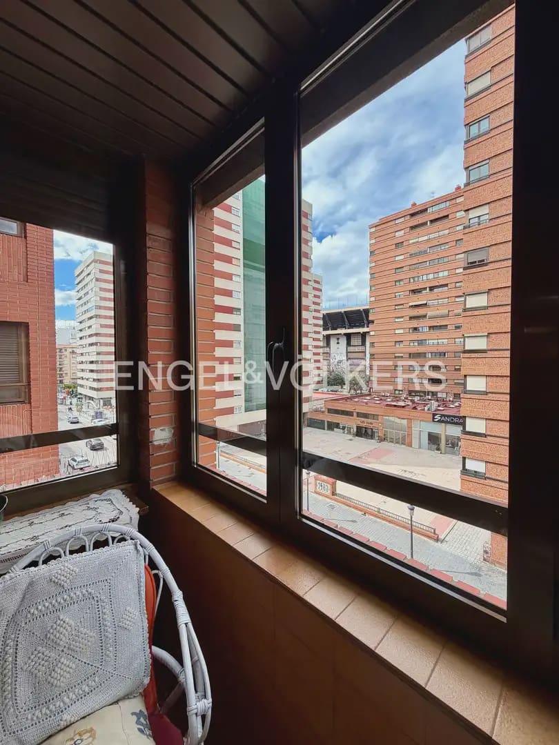 4 makuuhuone Asunto vuokrattavana paikassa Valencia kaupunki mukana 
autotalli - 1 900 € (Ref: 9897880)