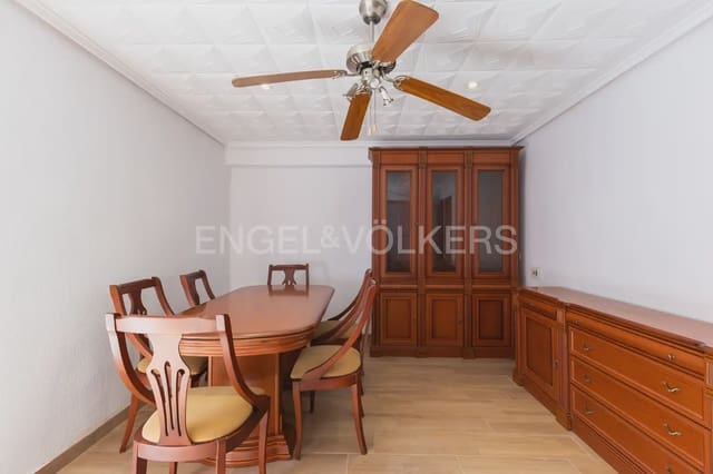3 bedroom Flat for rent in Sagunto / Sagunt - € 950 (Ref: 9897881)
