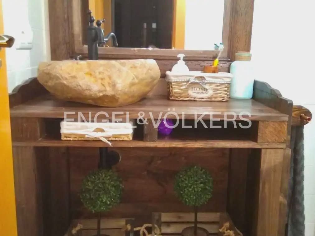3 bedroom Flat for rent in Sot de Chera with garage - € 2,600 (Ref: 9897882)