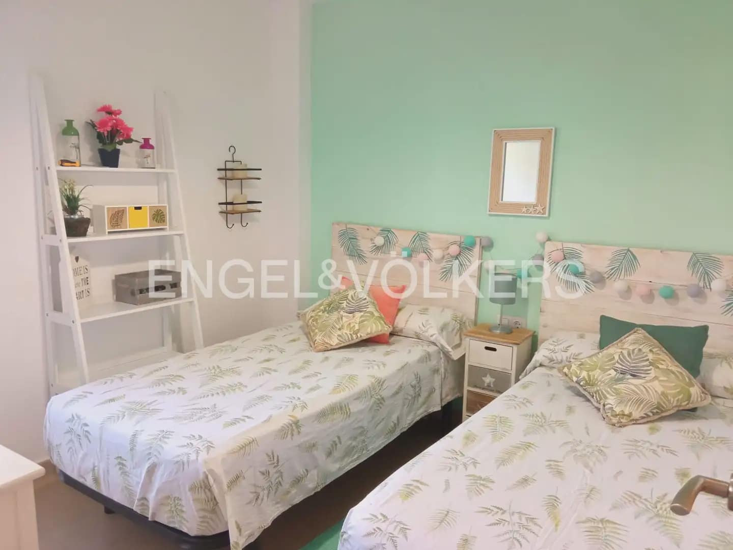 3 bedroom Flat for rent in Sot de Chera with garage - € 2,600 (Ref: 9897882)