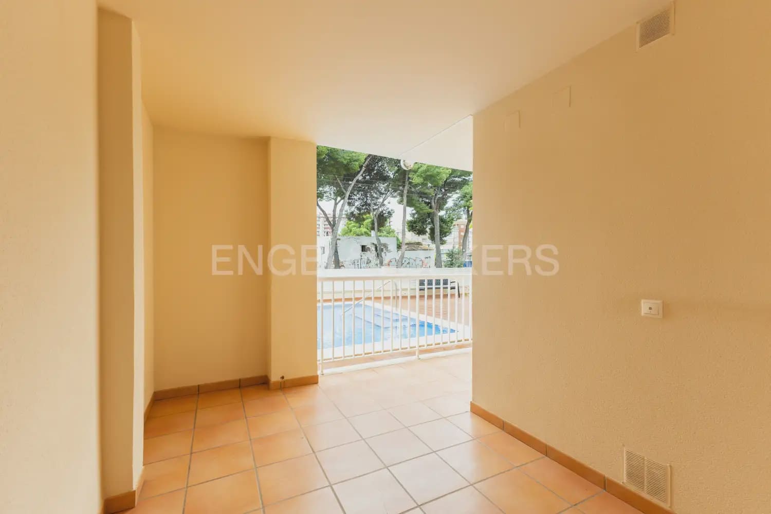 2 Zimmer Wohnung zu verkaufen in Oropesa  mit Pool - 250.000 € (Ref: 9897884)