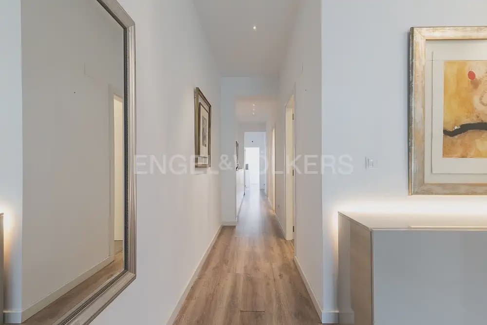3 quarto Apartamento para arrendar em Valencia cidade - 2 300 € (Ref: 9897886)