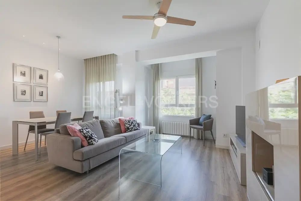 3 quarto Apartamento para arrendar em Valencia cidade - 2 300 € (Ref: 9897886)