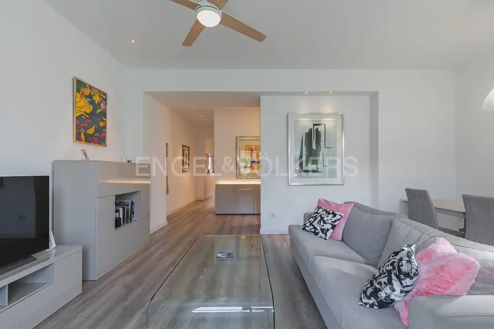 3 quarto Apartamento para arrendar em Valencia cidade - 2 300 € (Ref: 9897886)
