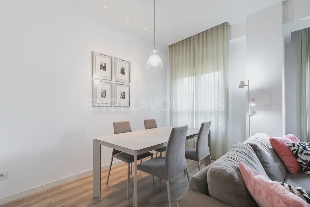 3 quarto Apartamento para arrendar em Valencia cidade - 2 300 € (Ref: 9897886)
