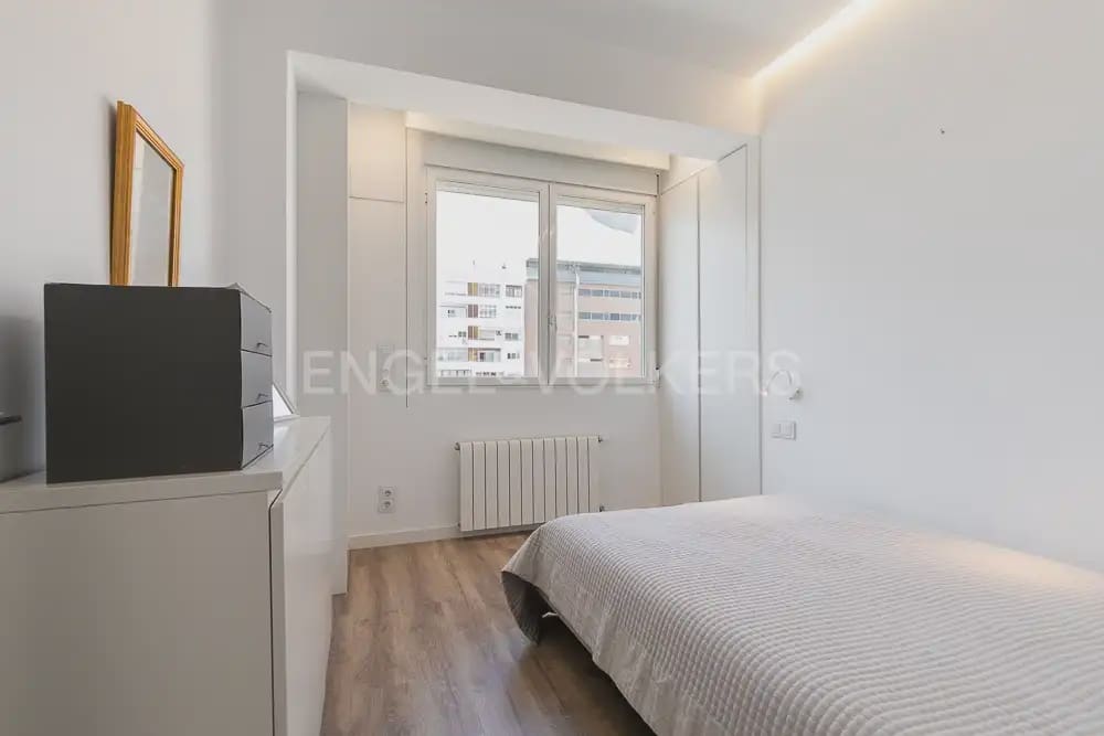 3 quarto Apartamento para arrendar em Valencia cidade - 2 300 € (Ref: 9897886)