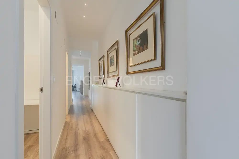 3 quarto Apartamento para arrendar em Valencia cidade - 2 300 € (Ref: 9897886)