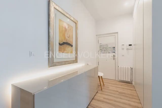 3 makuuhuone Asunto vuokrattavana paikassa Exposicio, Valencia kaupunki - 2 300 € (Ref: 9897886)