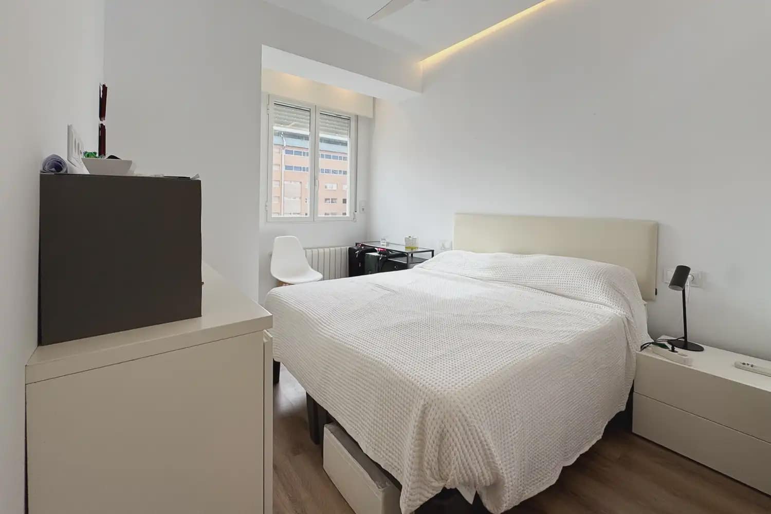 3 quarto Apartamento para arrendar em Valencia cidade - 2 300 € (Ref: 9897886)