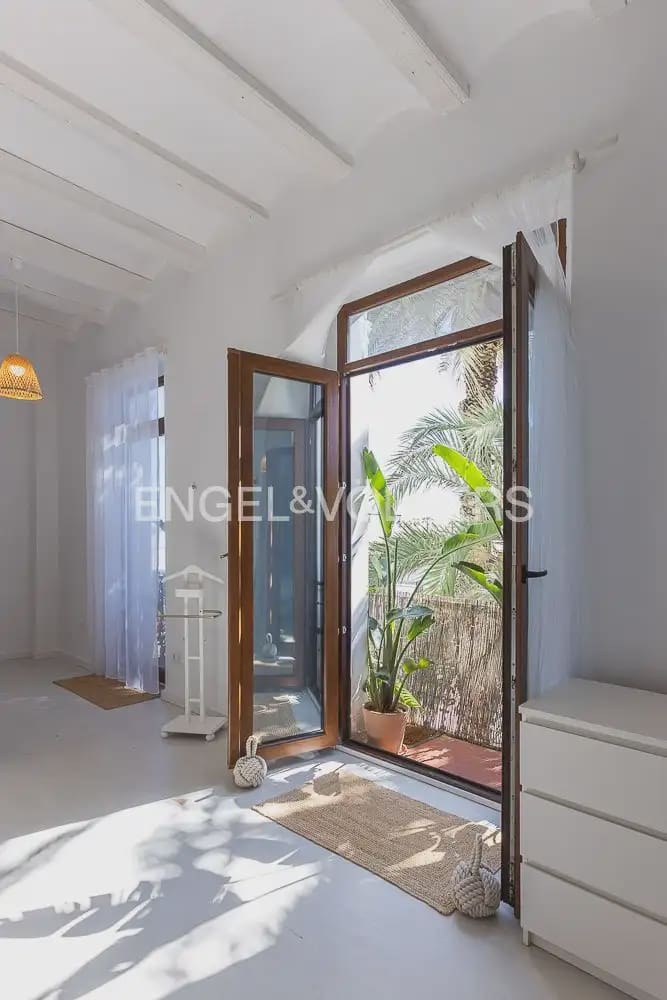 Piso de 2 habitaciones en València ciudad en alquiler - 3.000 € (Ref: 9897891)