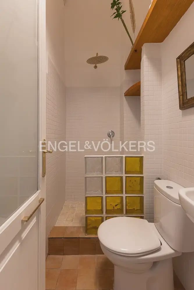 Piso de 2 habitaciones en València ciudad en alquiler - 3.000 € (Ref: 9897891)