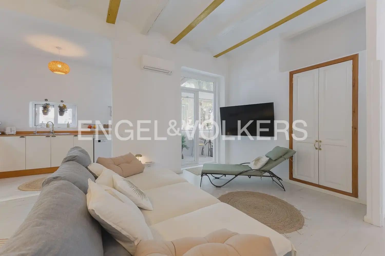 Piso de 2 habitaciones en València ciudad en alquiler - 3.000 € (Ref: 9897891)