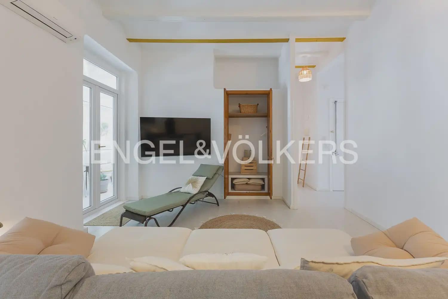 Piso de 2 habitaciones en València ciudad en alquiler - 3.000 € (Ref: 9897891)