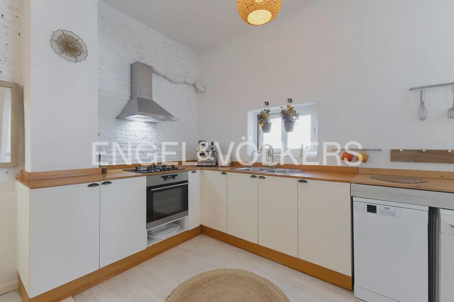 Piso de 2 habitaciones en València ciudad en alquiler - 3.000 € (Ref: 9897891)