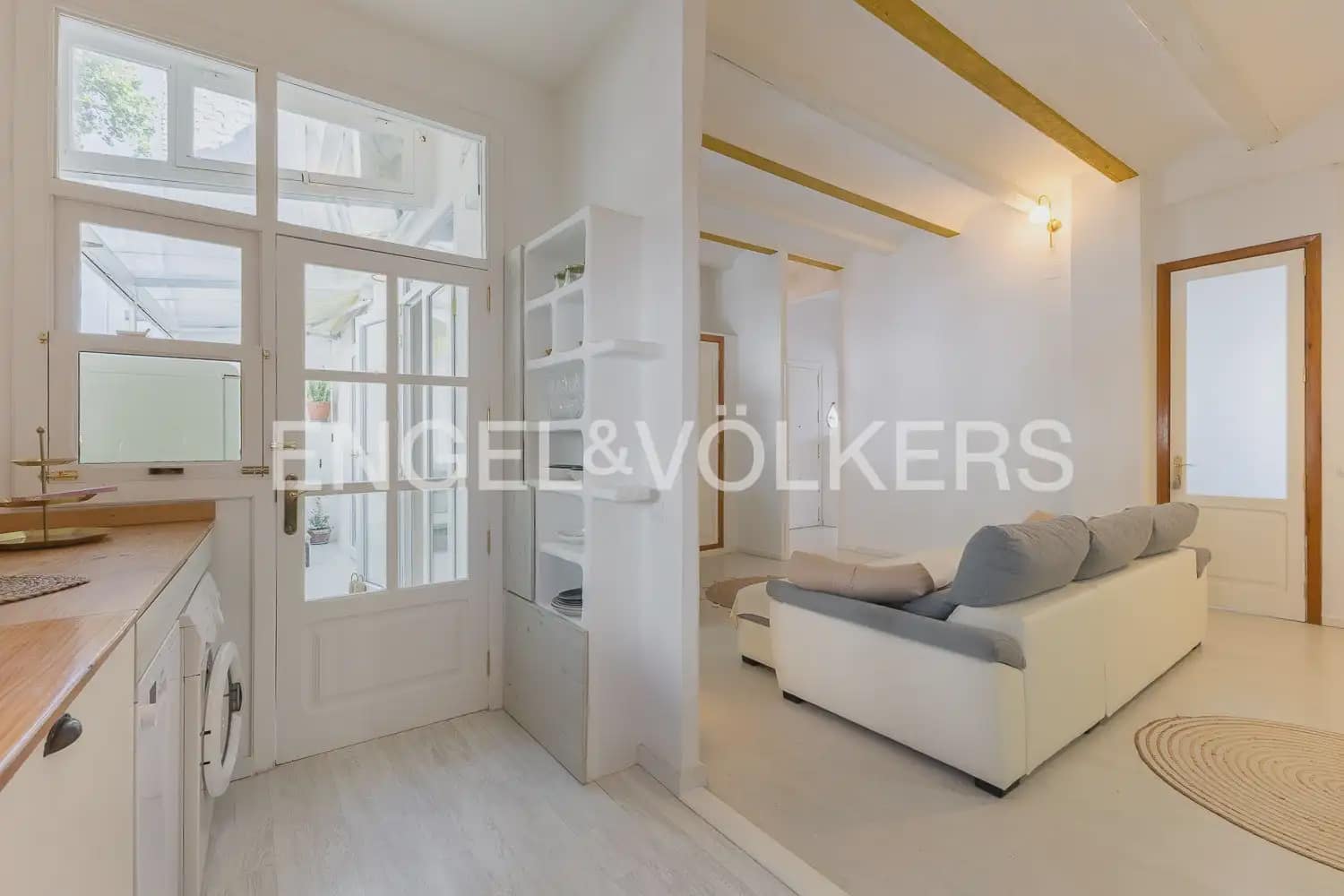 Piso de 2 habitaciones en València ciudad en alquiler - 3.000 € (Ref: 9897891)