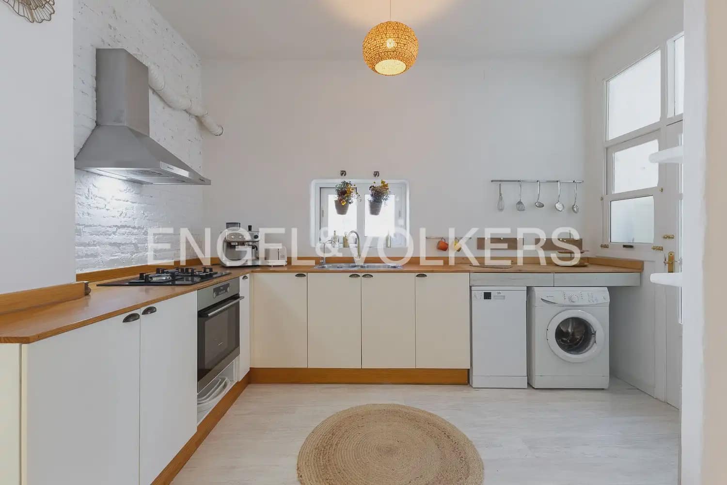 Piso de 2 habitaciones en València ciudad en alquiler - 3.000 € (Ref: 9897891)