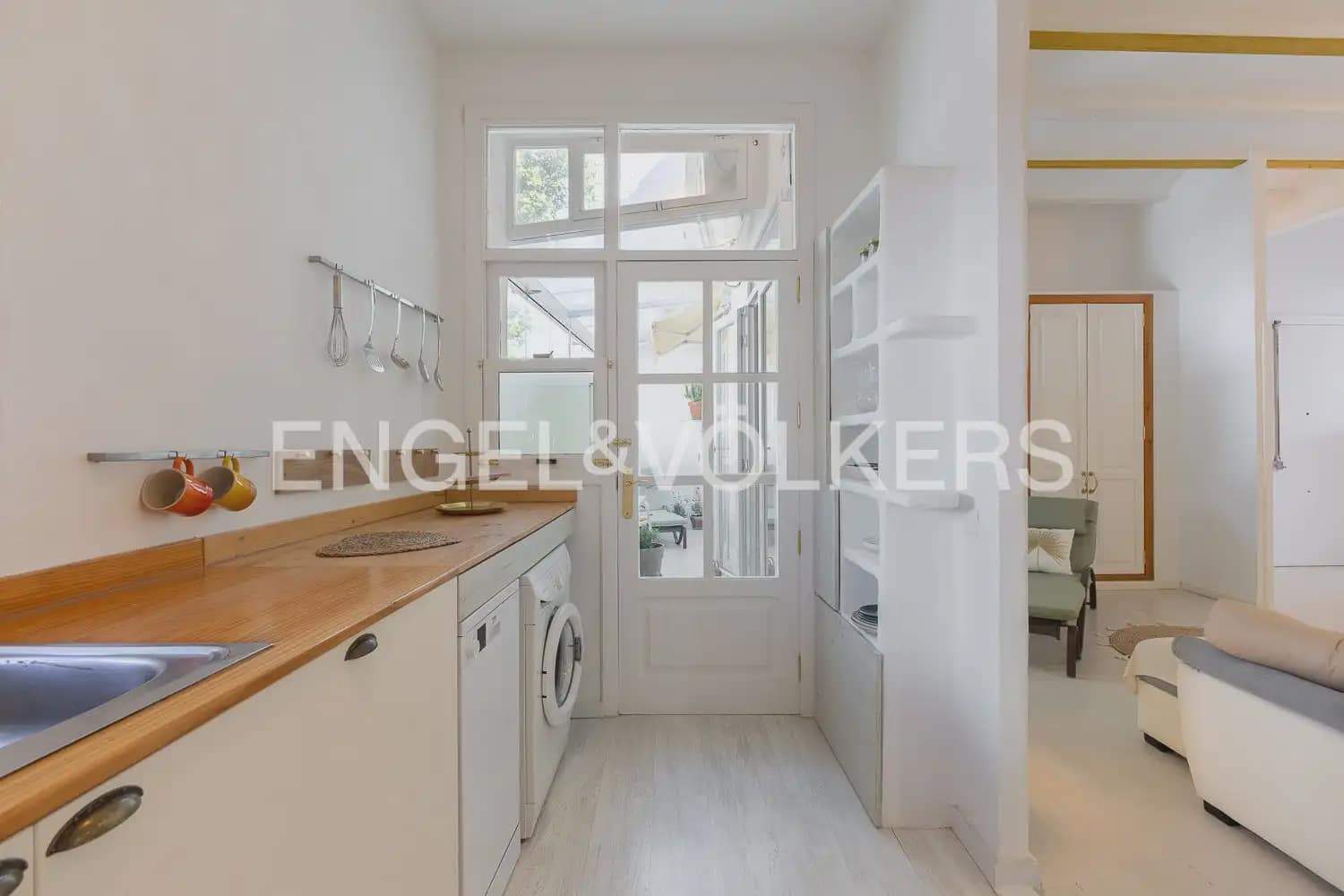 Piso de 2 habitaciones en València ciudad en alquiler - 3.000 € (Ref: 9897891)