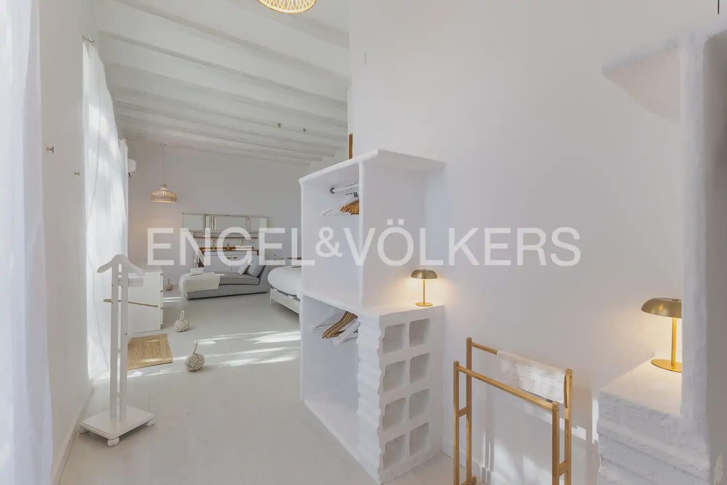 Piso de 2 habitaciones en València ciudad en alquiler - 3.000 € (Ref: 9897891)