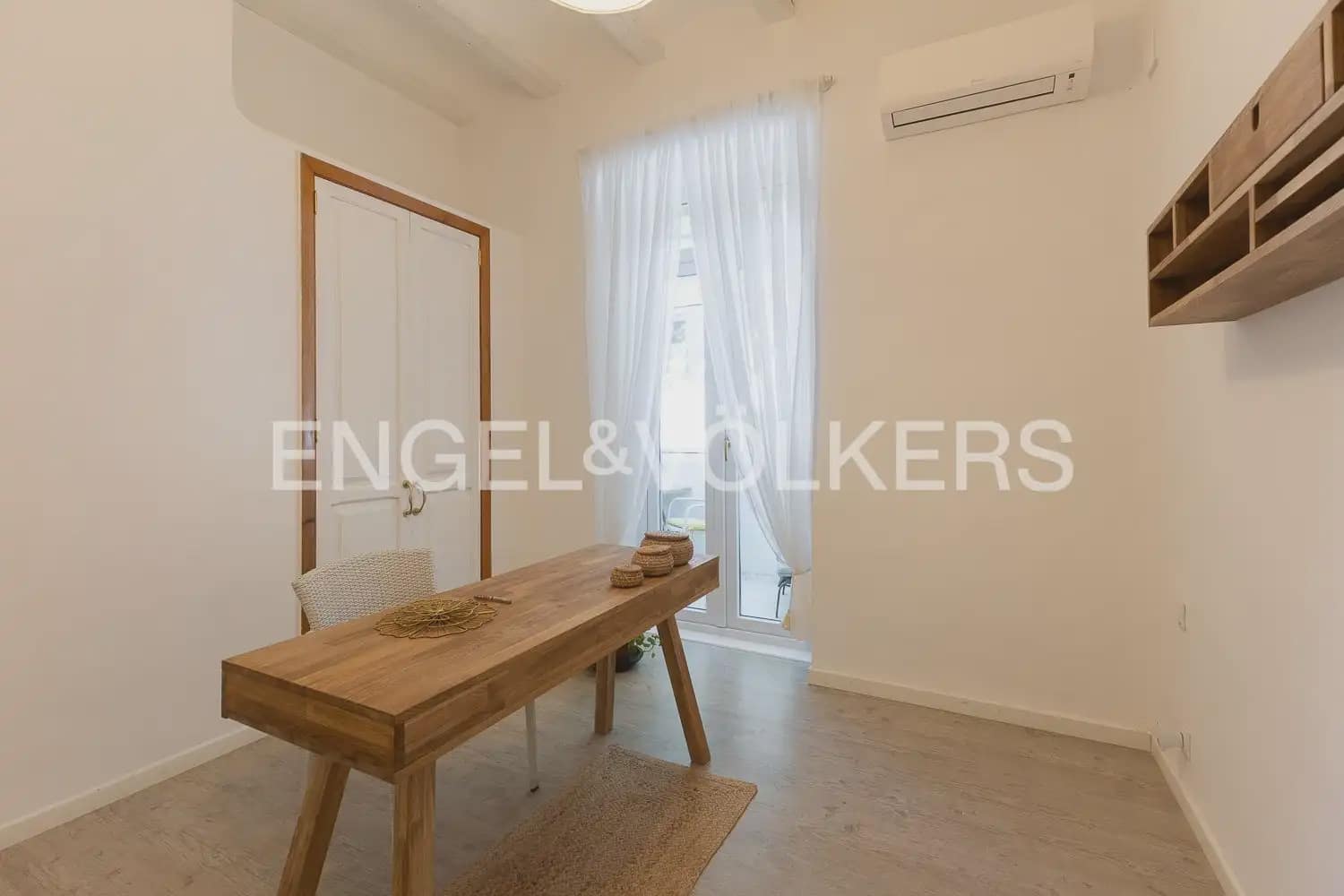 Piso de 2 habitaciones en València ciudad en alquiler - 3.000 € (Ref: 9897891)